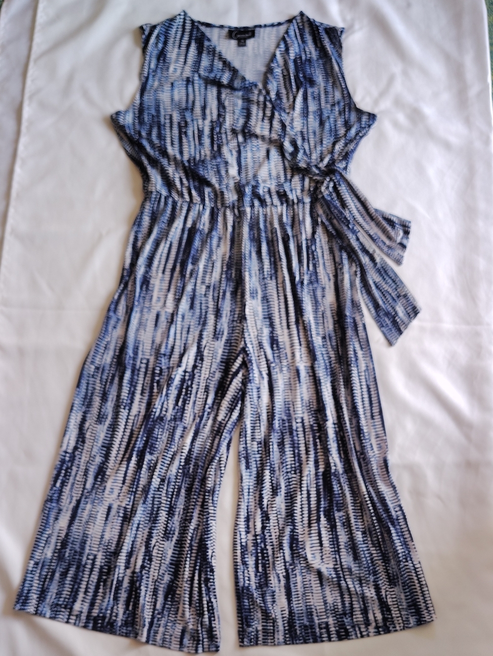 Connected Apparel Women's Romper Size 10 Blue Print Sleeveless V Neck Wide Leg